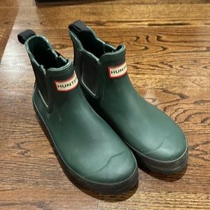 Short hunter green hunter rain booties